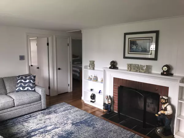 West Dennis, MA 02670,18 Terry Road