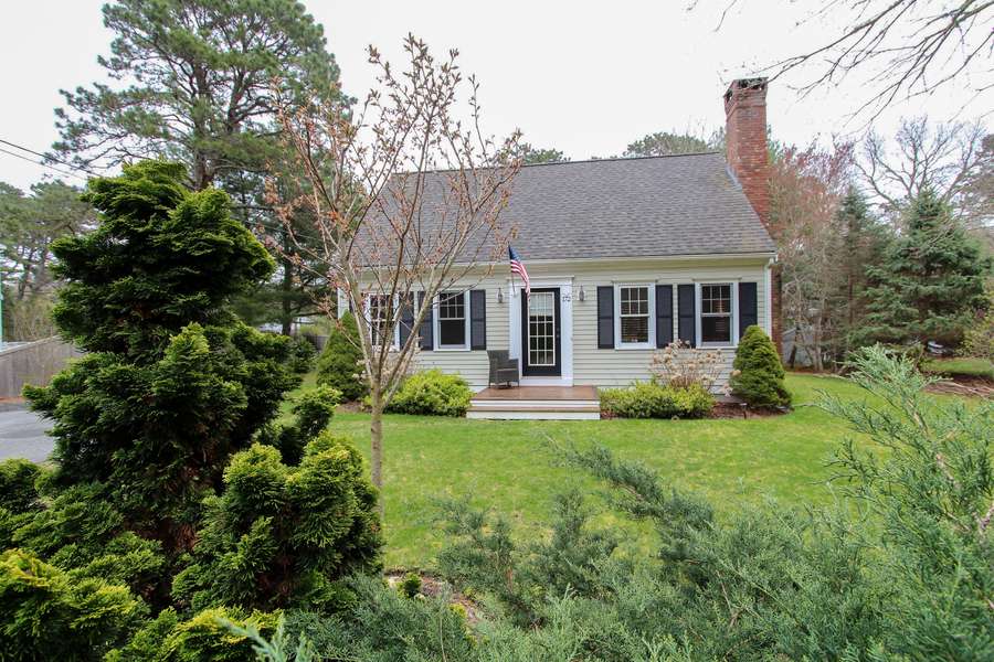 172 Skunknet Road, Centerville, MA 02632