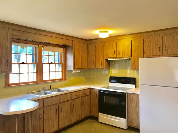 South Dennis, MA 02660,36 Clinton Circle