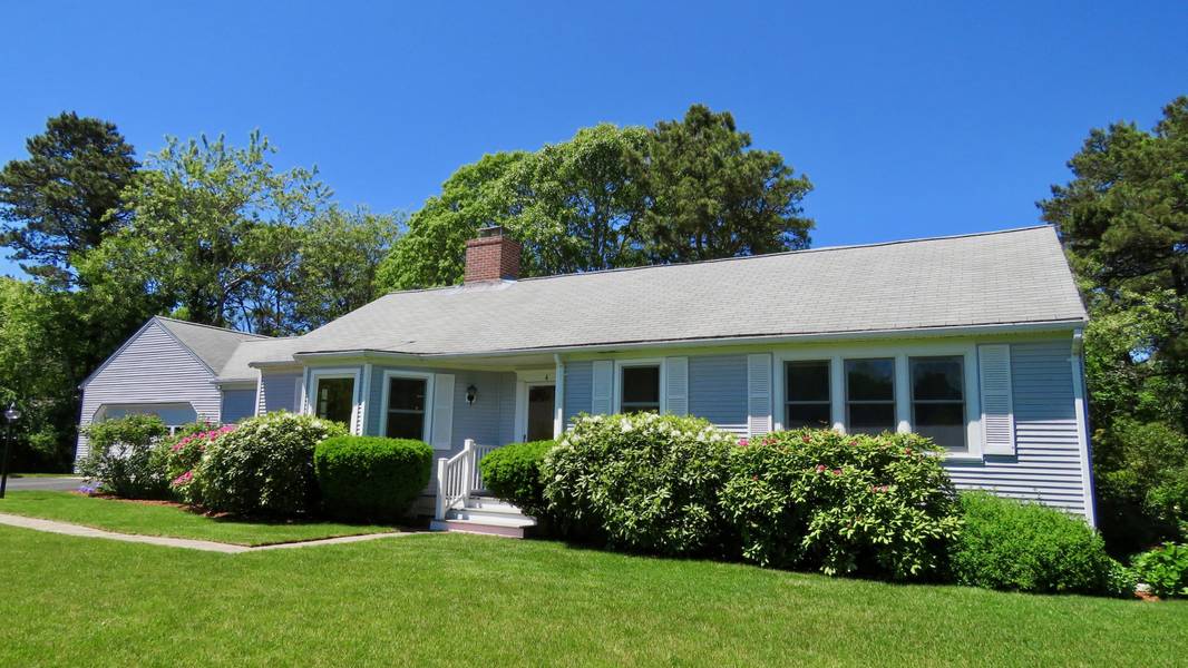 4 Hillside Drive, East Dennis, MA 02641