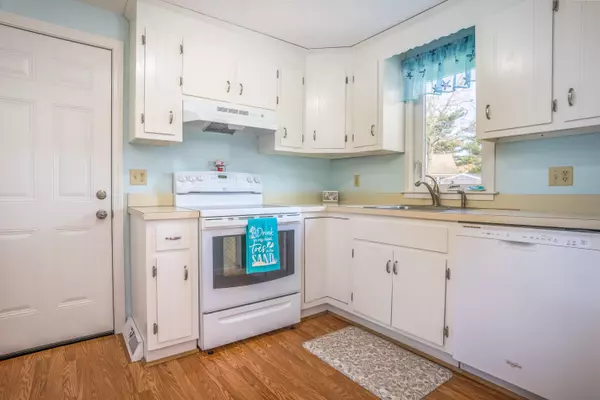 Yarmouth Port, MA 02675,58 Gunwale Way