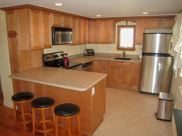 Dennis Port, MA 02639,99 Siasconset Avenue