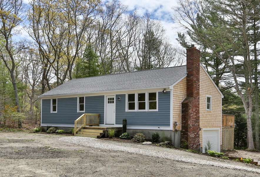 46 Artisan Way, Forestdale, MA 02644