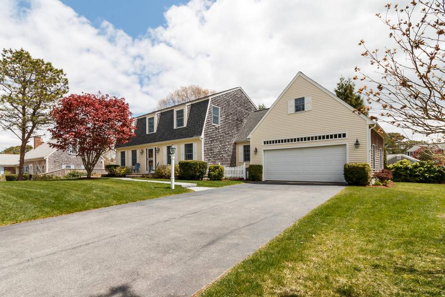 39 Porter Lane, West Dennis, MA 02670