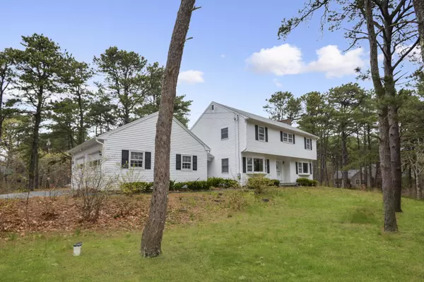 90 Aunt Helens Way, Eastham, MA 02642