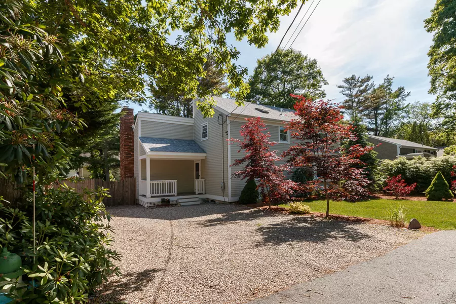 11 Ashley Drive, East Falmouth, MA 02536