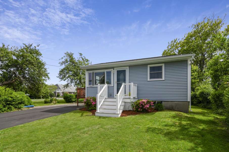 40 Wood Avenue, Sandwich, MA 02563