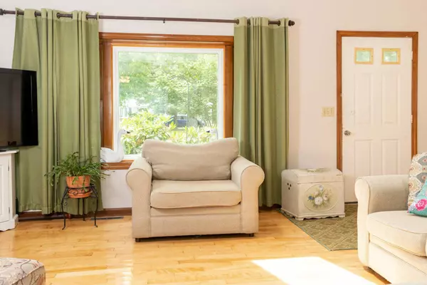 Centerville, MA 02632,636 Lumbert Mill Road