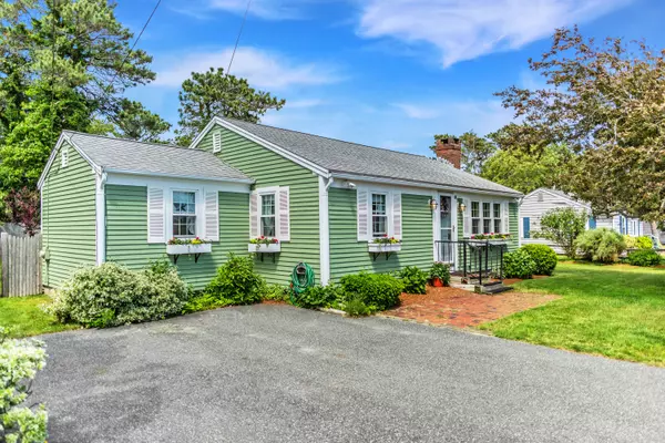 West Dennis, MA 02670,48 Santucket Road