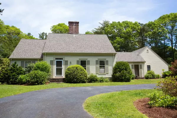 18 Calico Lane, Marstons Mills, MA 02648