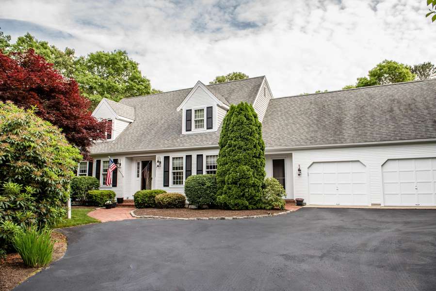 51 Hyde Park Road, Centerville, MA 02632