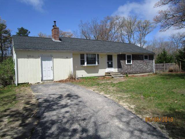 10 Content Lane, Cotuit, MA 02635