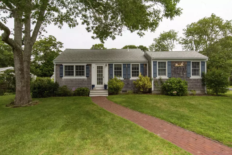 12 Vineyard Street, South Yarmouth, MA 02664