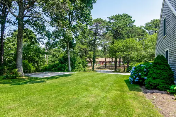 Eastham, MA 02642,15 Southeast Street