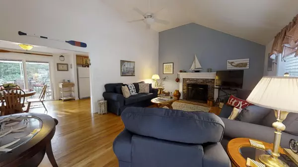 Centerville, MA 02632,33 Cedric