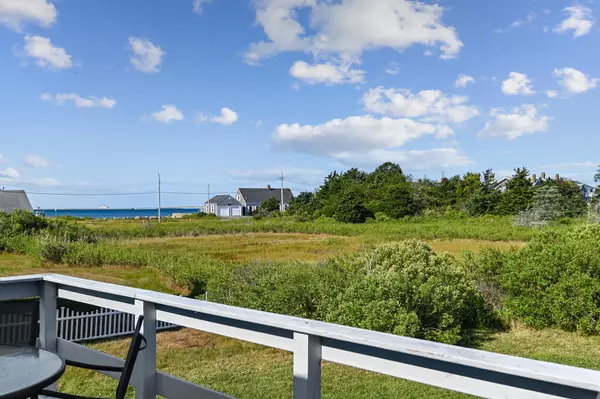 11 New Hampshire Avenue, West Yarmouth, MA 02673