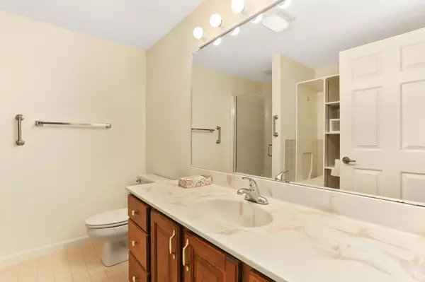 Yarmouth Port, MA 02675,3114 Heatherwood