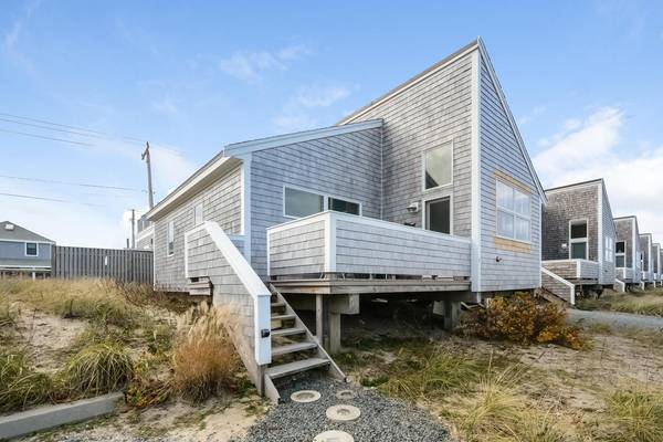 North Truro, MA 02652,497 Shore Road #6