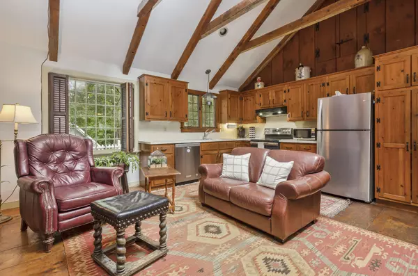 Yarmouth Port, MA 02675,21 Minden Lane