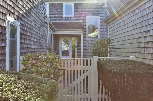 Yarmouth Port, MA 02675,10 John Hall Cartway