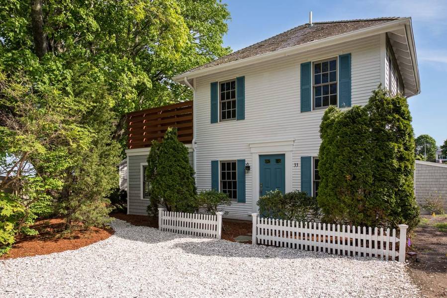 33 Oyster Place Road, Cotuit, MA 02635