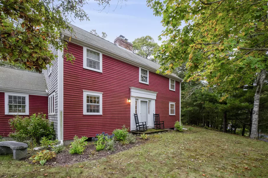 7 Country Farm Road, Forestdale, MA 02644