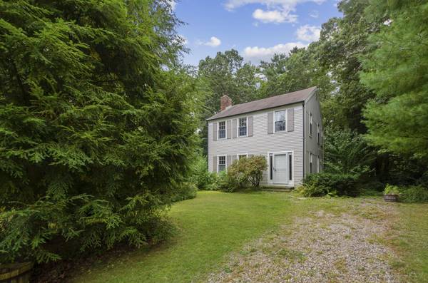 Cotuit, MA 02635,19 Eastwood Lane