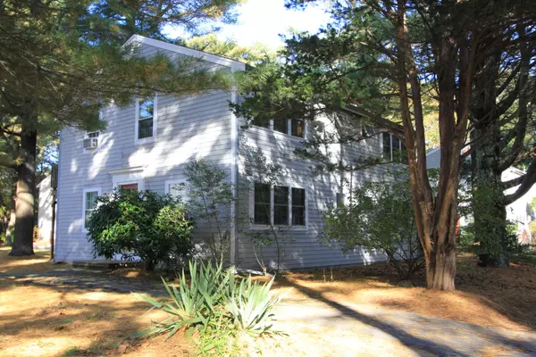 Osterville, MA 02655,3040 Falmouth Road #B4