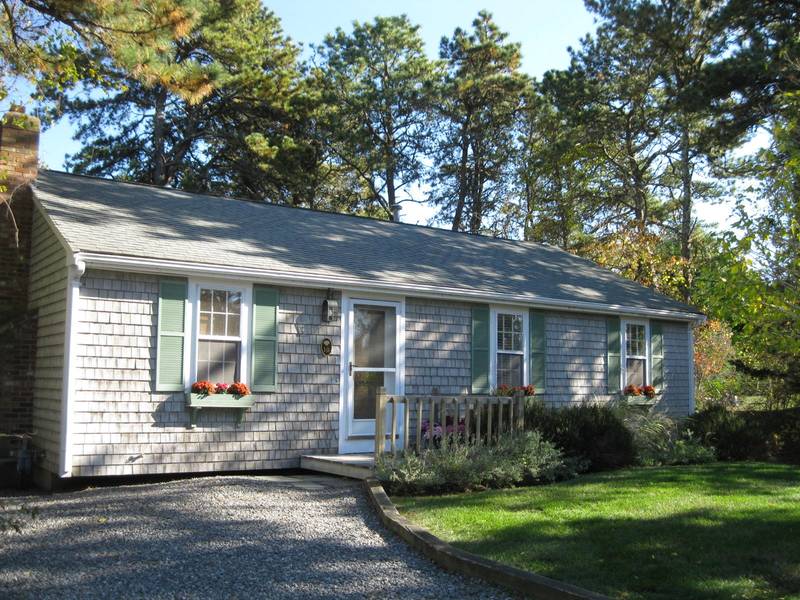 10 Huckleberry Lane, Dennis Port, MA 02639