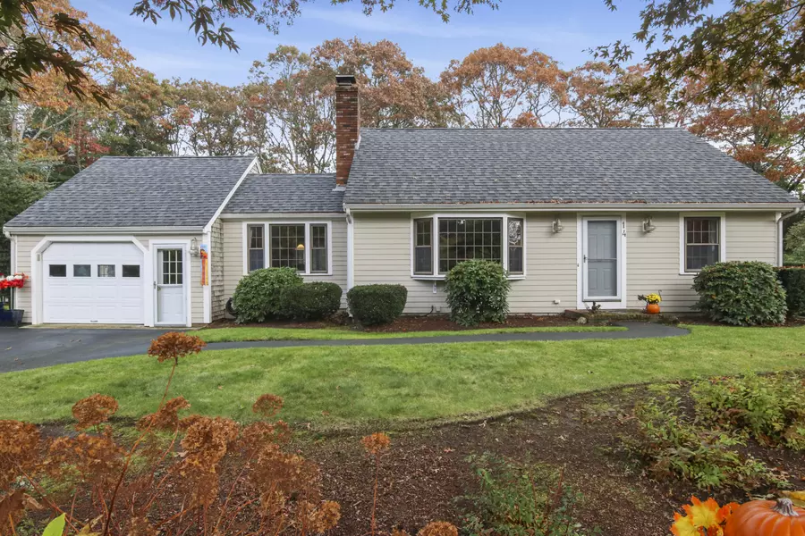 14 Rivers End Road, East Falmouth, MA 02536