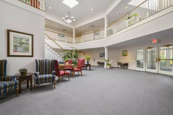 Yarmouth Port, MA 02675,1108 Heatherwood