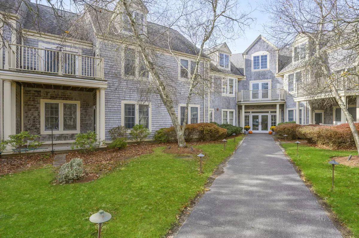 Yarmouth Port, MA 02675,1108 Heatherwood