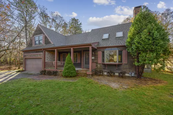 121 Bracken Fern Road, Marstons Mills, MA 02648