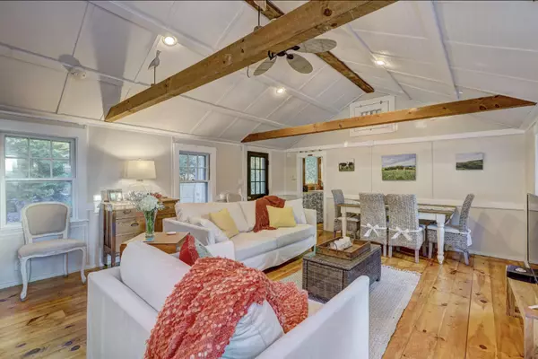 Yarmouth Port, MA 02675,709 Route 6A