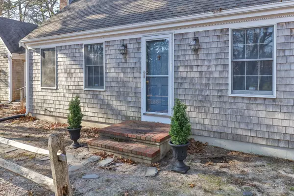 Eastham, MA 02642,140 Captain Penniman Road