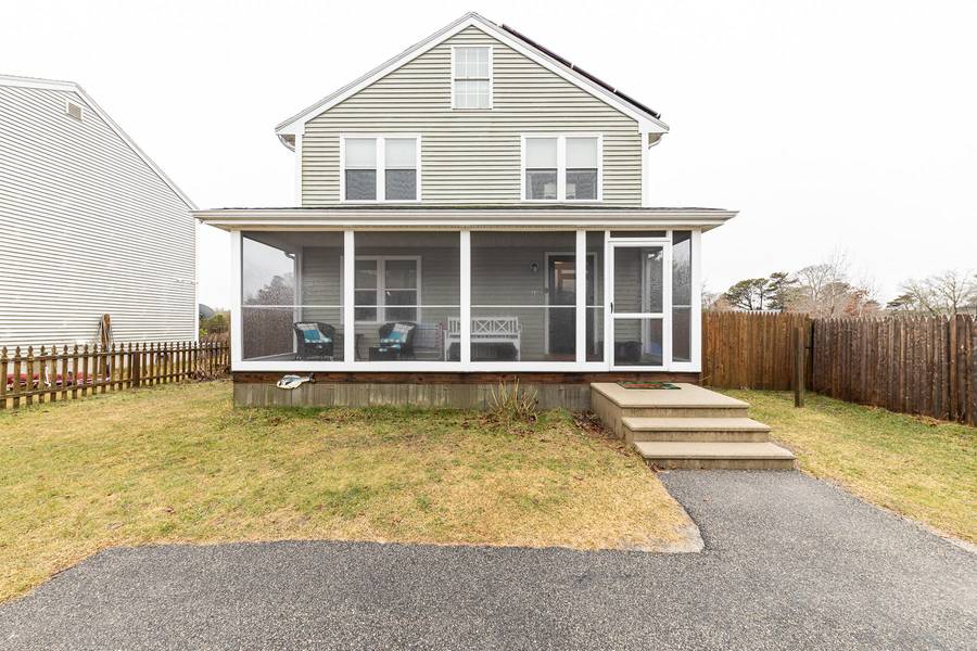 33 Nicholas Drive, Wareham, MA 02571