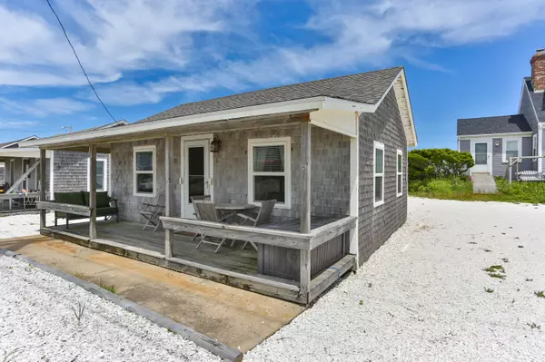 North Truro, MA 02652,525 Shore Road #1