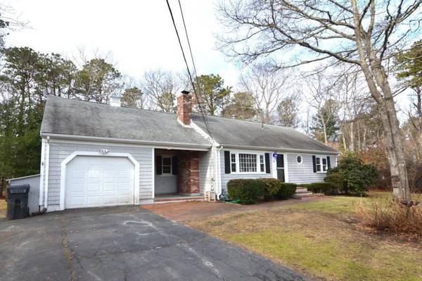 Cotuit, MA 02635,26 Butternut Circle