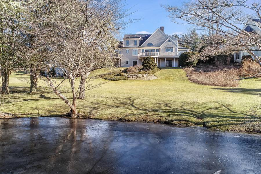 69 Fernbrook Lane, Centerville, MA 02632