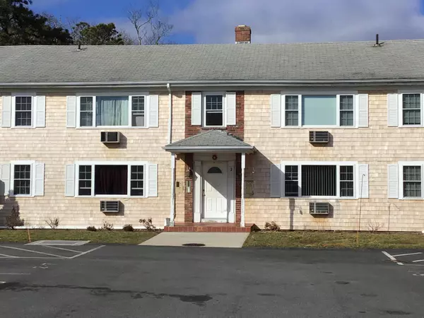 428 Main Street #1-8, West Dennis, MA 02670