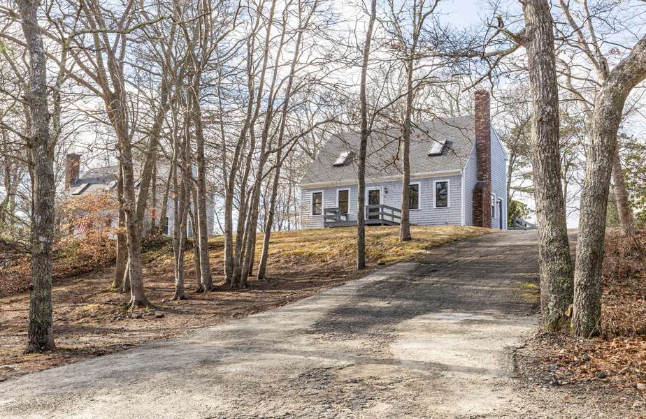 25 Cove Road, Forestdale, MA 02644