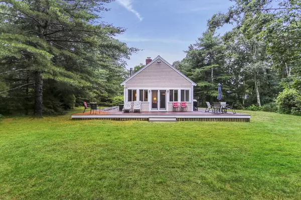 645 Scraggy Neck Road, Cataumet, MA 02534