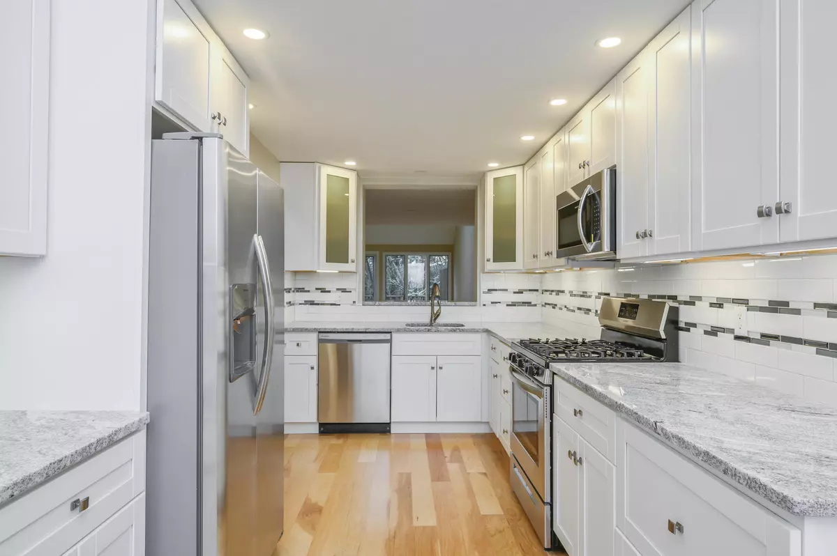 Yarmouth Port, MA 02675,21 West Woods Circle