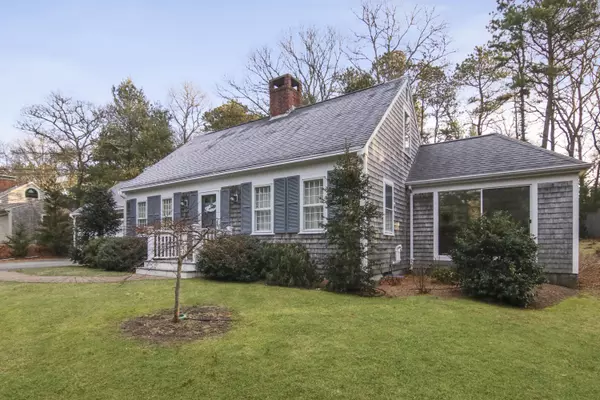 1337 Old Post Road, Marstons Mills, MA 02648