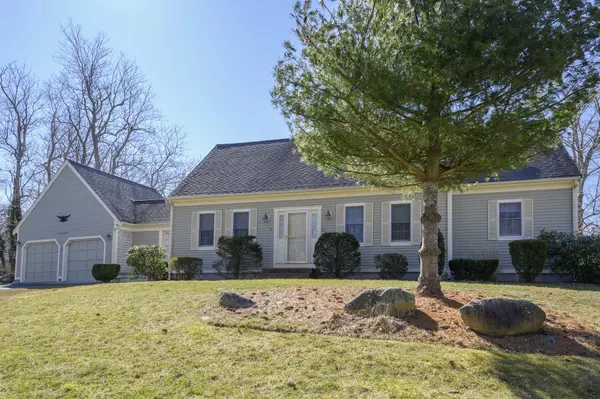 11 Sleeping Dog Path, Yarmouth Port, MA 02675