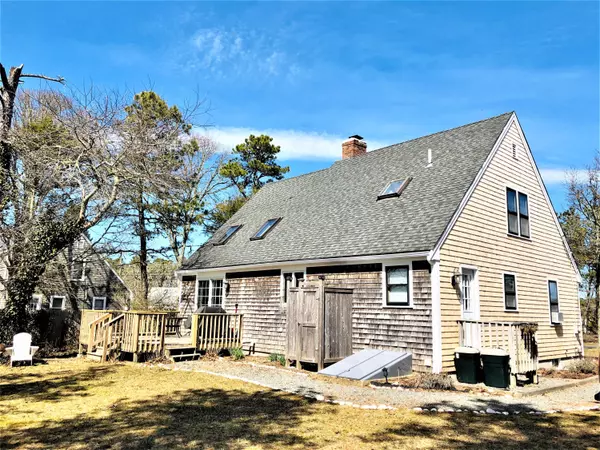 South Chatham, MA 02659,70 Middle Road