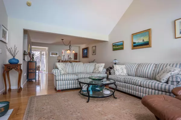 Yarmouth Port, MA 02675,88 Kates Path