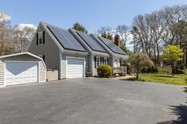 Mashpee, MA 02649,12 Wood Haul Road