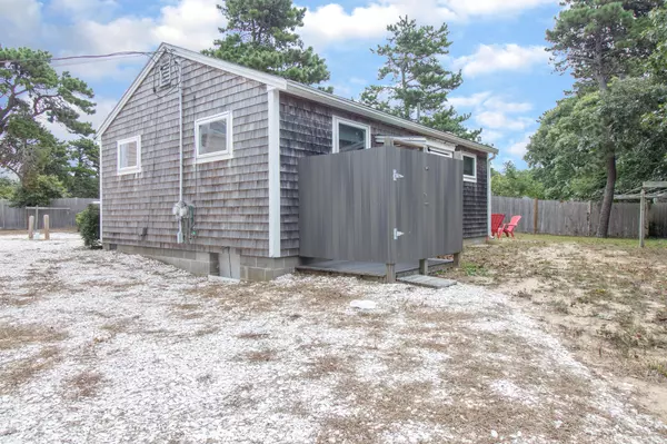 Eastham, MA 02642,117 Thumpertown Road