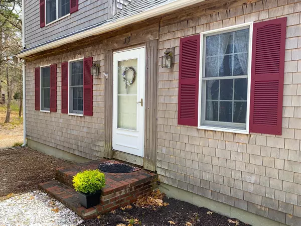 Eastham, MA 02642,35 East Street